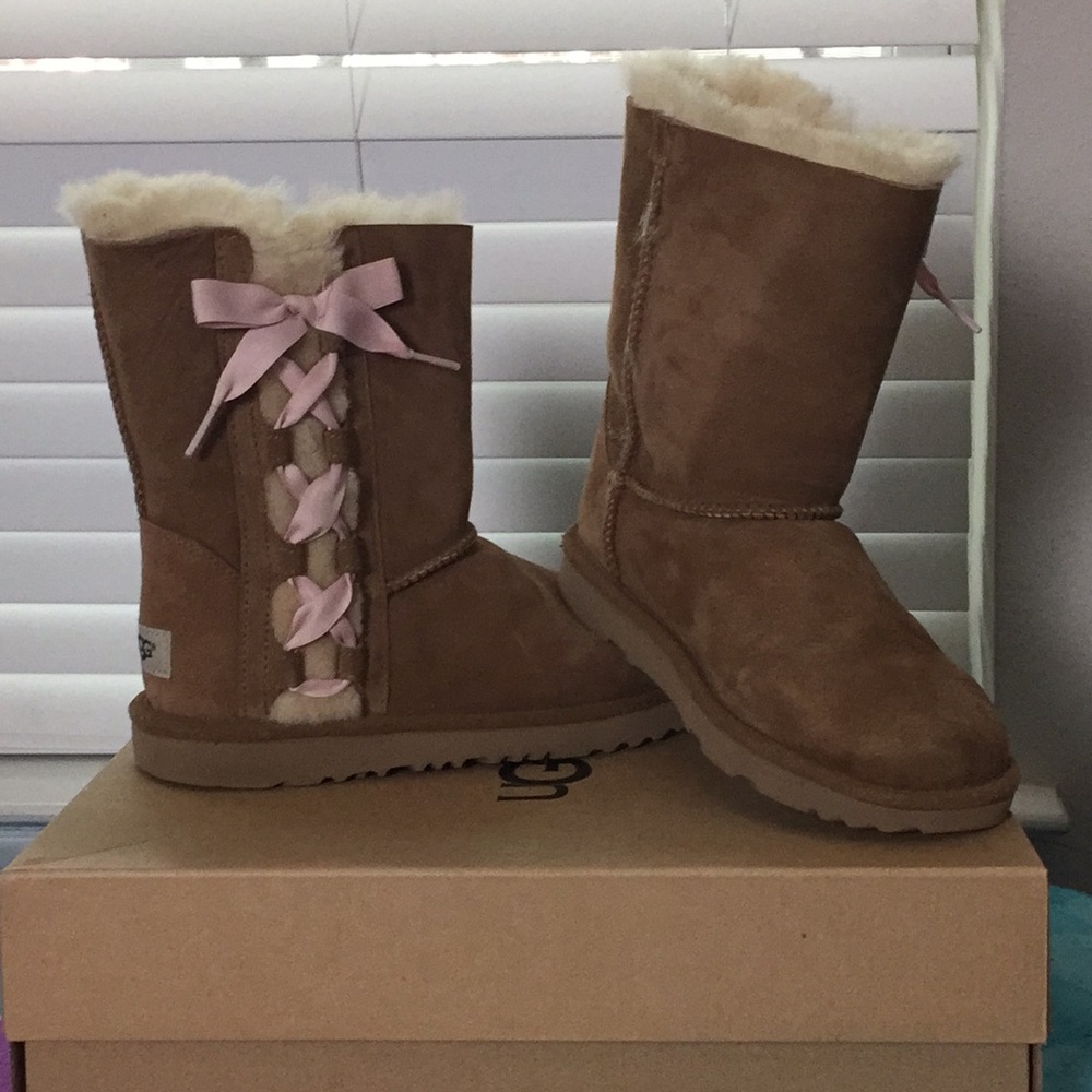 Cute UGG boots worn 6-9 times